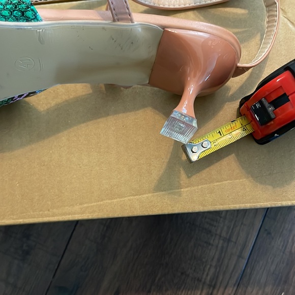 Heel - Picture 3 of 3